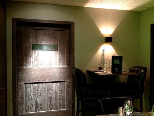 intérieur pub lounge