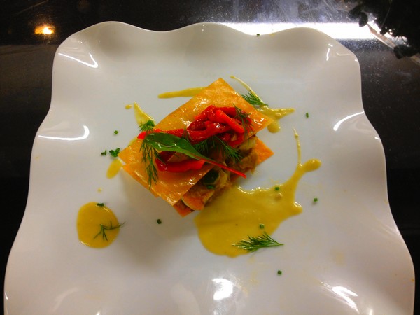 Mille-feuille croustillant  de lotte aux légumes grillés et herbes fraiches